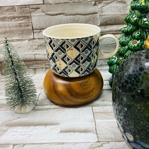 Coffee mug monogram letter L